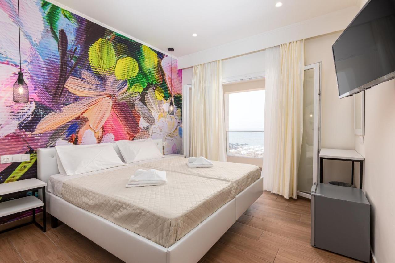 Aqua Luxury By Estia Hotel