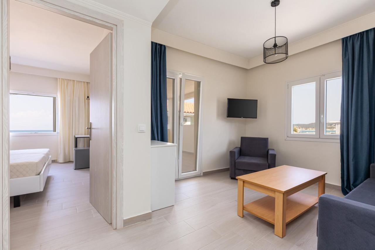 Hotel Aqua Luxury By Estia 4*
