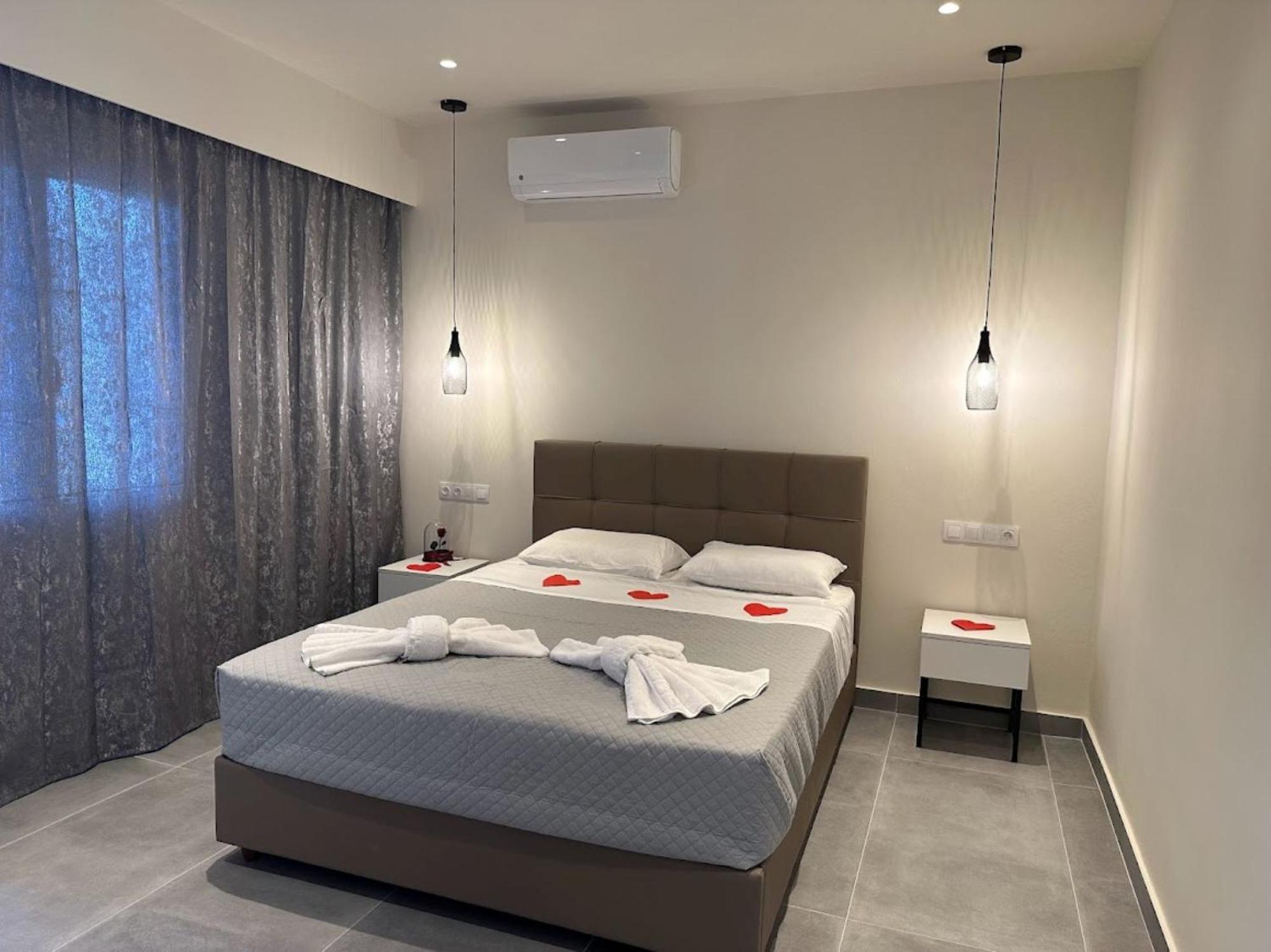 Hotel Aqua Luxury By Estia 4*